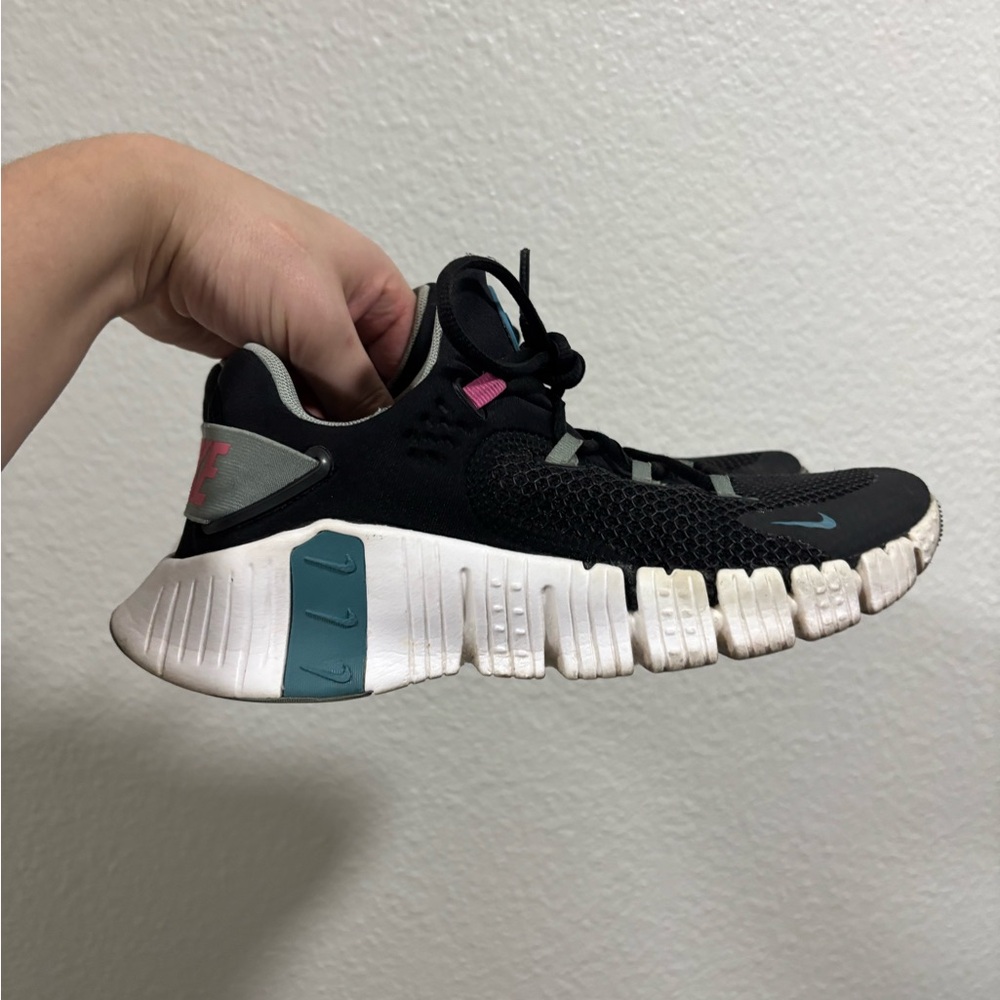 Nike black white and pink Metcon - Picture 6 of 9